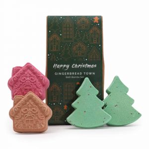 bG9jYWw6Ly9tZWRpYS9IUS80Qy82MFIzMEMxRzZSV0s0Q0hRLzk3N2JlODViLmpwZWc.jpg Gingerbread Town Christmas Bath Bomb Gift Pack